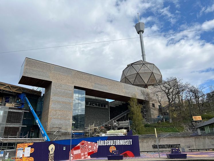 En sfär av 64 takfasetter En sfär av 64 takfasetter